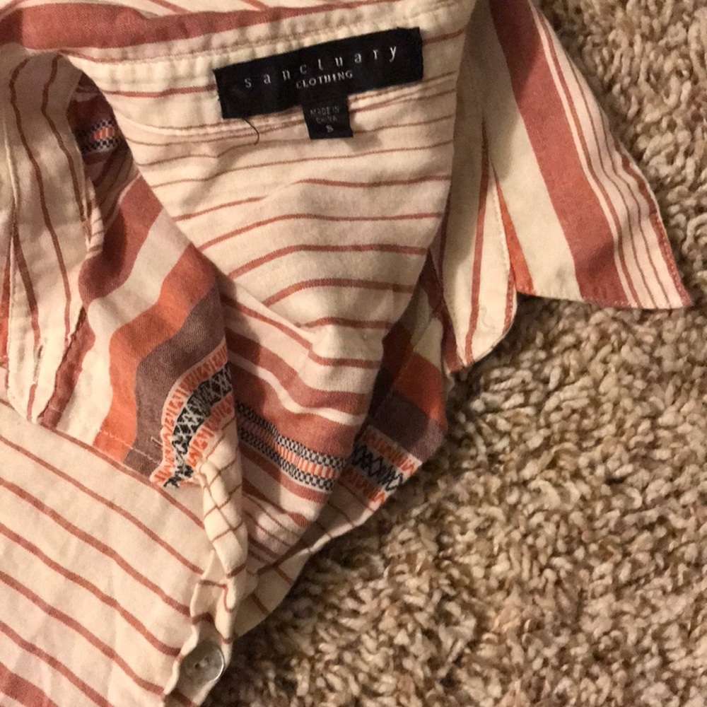 Button down - Picture 2 of 2